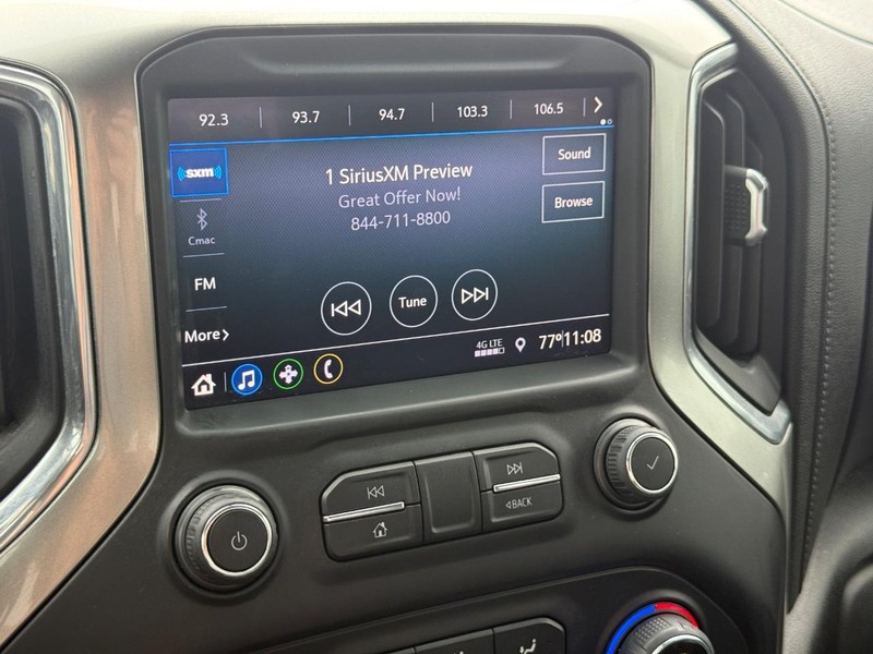 Chevrolet Silverado 1500 Vehicle Full-screen Gallery Image 16