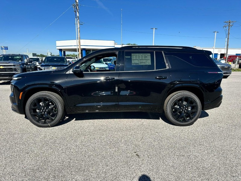 Chevrolet Traverse Vehicle Full-screen Gallery Image 2