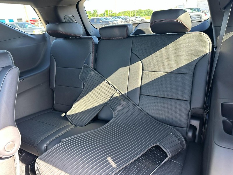 Chevrolet Traverse Vehicle Full-screen Gallery Image 5