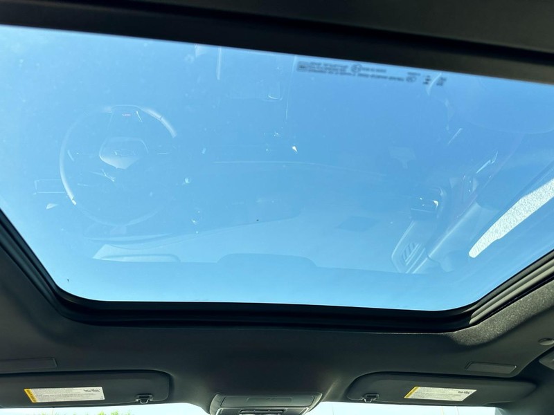 Chevrolet Traverse Vehicle Full-screen Gallery Image 7