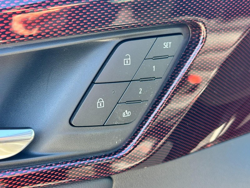 Chevrolet Traverse Vehicle Full-screen Gallery Image 12