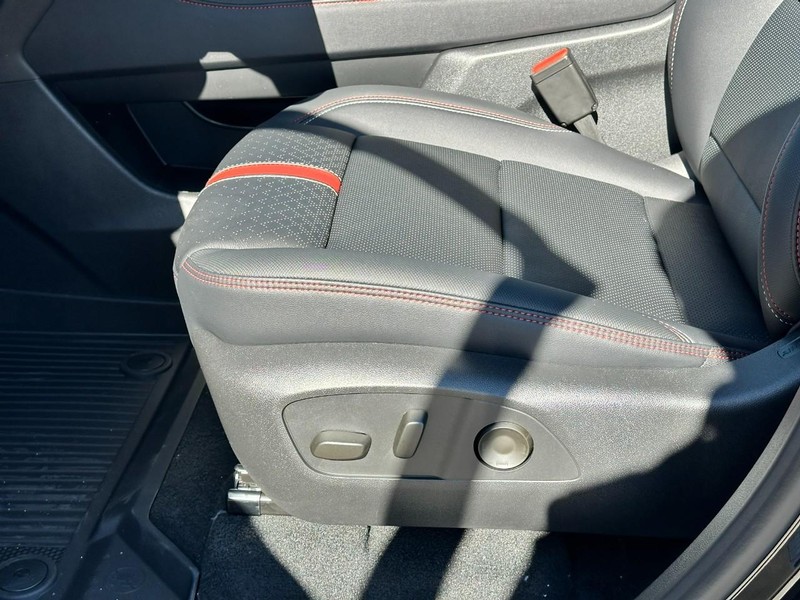 Chevrolet Traverse Vehicle Full-screen Gallery Image 13