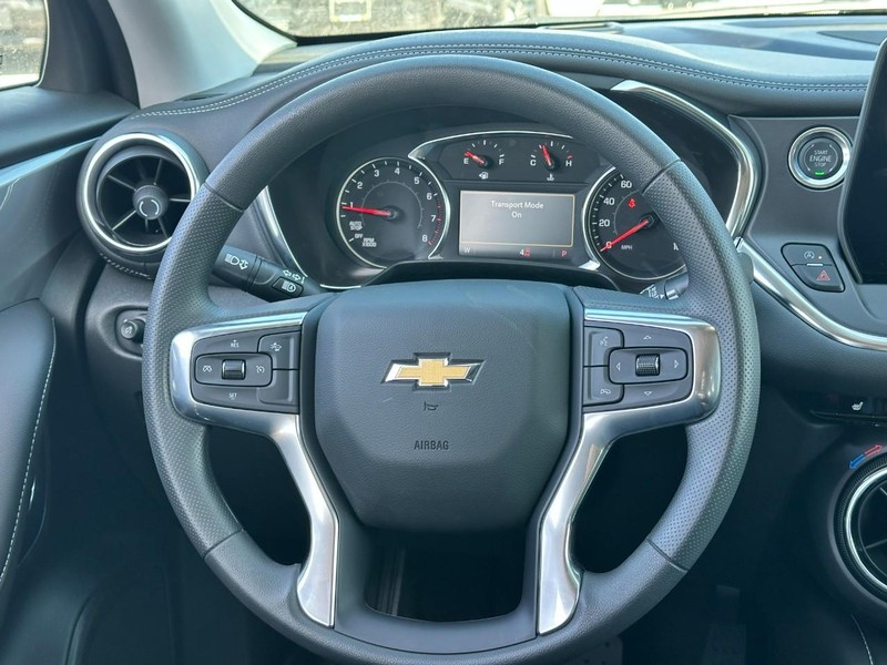 Chevrolet Blazer Vehicle Full-screen Gallery Image 6