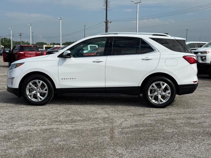 Chevrolet Equinox Vehicle Full-screen Gallery Image 2