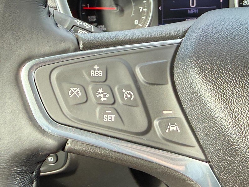 Chevrolet Equinox Vehicle Full-screen Gallery Image 13