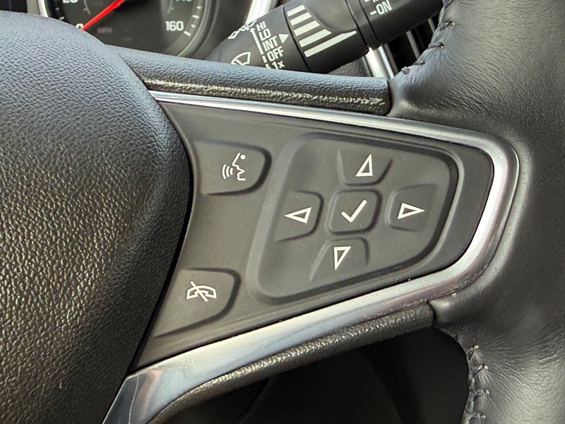 Chevrolet Equinox Vehicle Full-screen Gallery Image 14