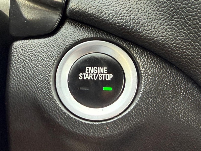 Chevrolet Equinox Vehicle Full-screen Gallery Image 15