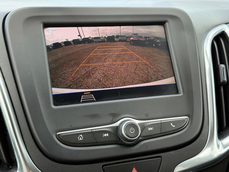 Chevrolet Equinox Vehicle Full-screen Gallery Image 17