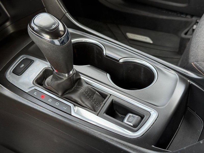 Chevrolet Equinox Vehicle Full-screen Gallery Image 19