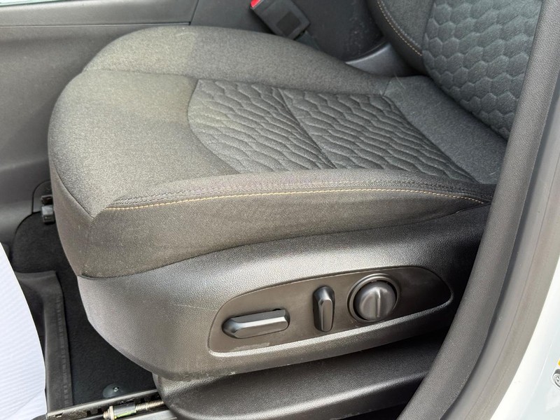 Chevrolet Equinox Vehicle Full-screen Gallery Image 23