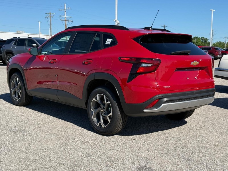 Chevrolet Trax Vehicle Full-screen Gallery Image 3