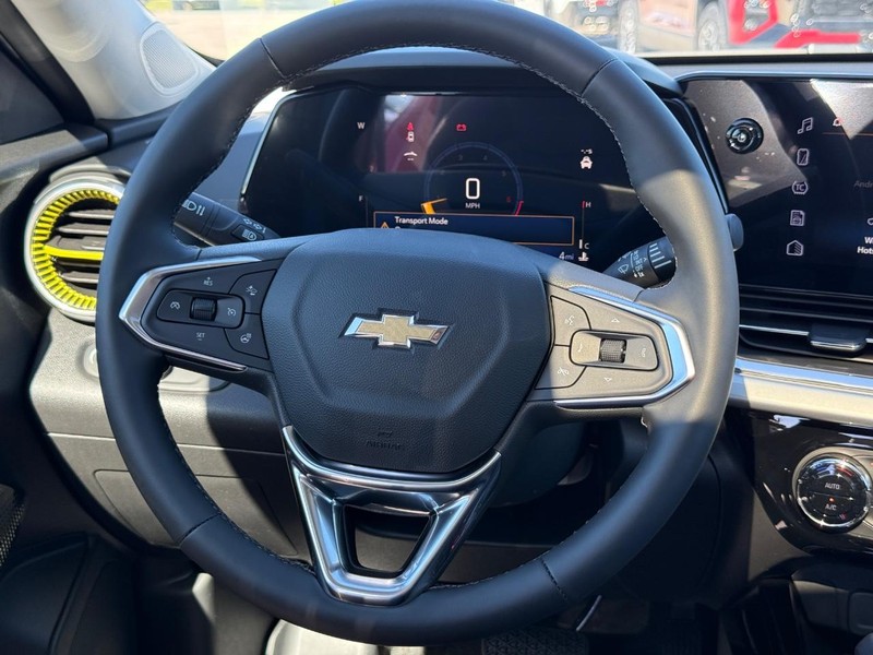 Chevrolet Trax Vehicle Full-screen Gallery Image 8