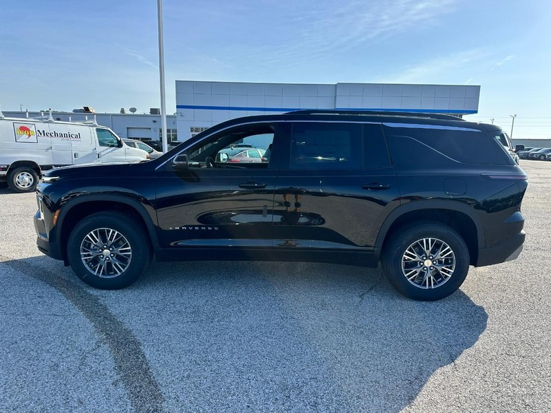 Chevrolet Traverse Vehicle Full-screen Gallery Image 2
