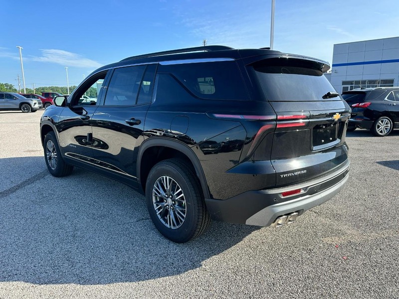 Chevrolet Traverse Vehicle Full-screen Gallery Image 3