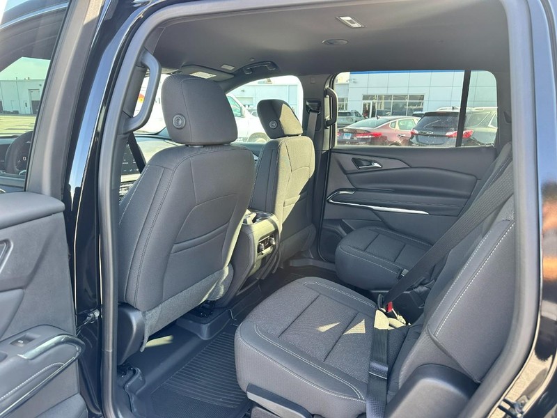 Chevrolet Traverse Vehicle Full-screen Gallery Image 4