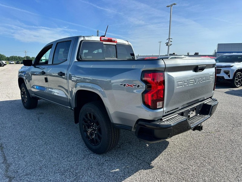 Chevrolet Colorado Vehicle Full-screen Gallery Image 3