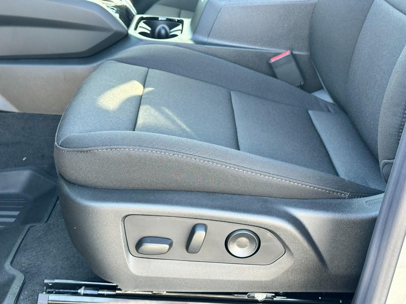 Chevrolet Colorado Vehicle Full-screen Gallery Image 10
