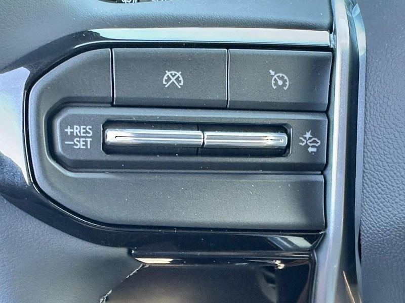 Chevrolet Colorado Vehicle Full-screen Gallery Image 11
