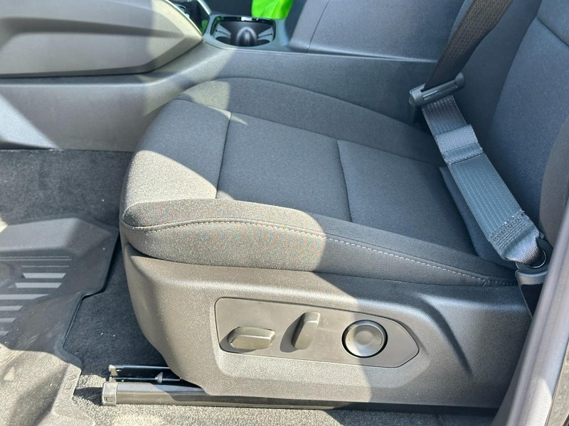 Chevrolet Colorado Vehicle Full-screen Gallery Image 10