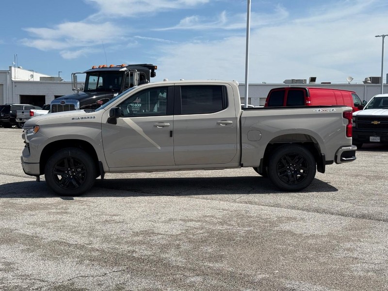 Chevrolet Silverado 1500 Vehicle Full-screen Gallery Image 2