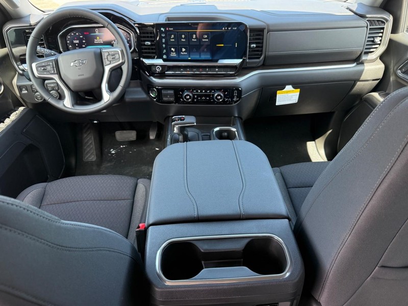 Chevrolet Silverado 1500 Vehicle Full-screen Gallery Image 6
