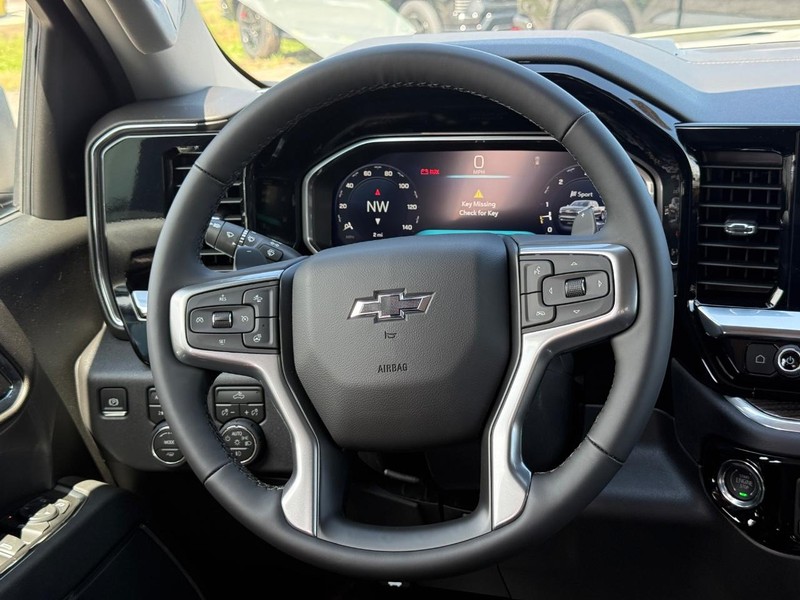 Chevrolet Silverado 1500 Vehicle Full-screen Gallery Image 7