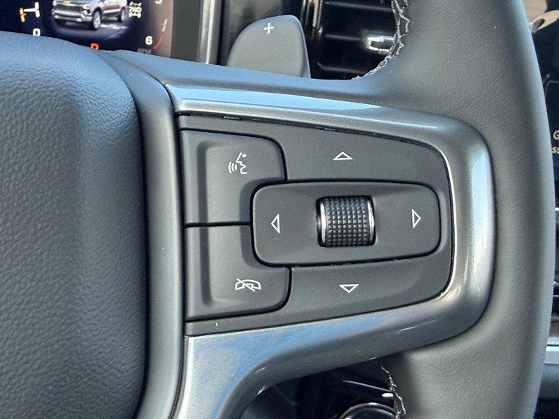 Chevrolet Silverado 1500 Vehicle Full-screen Gallery Image 9