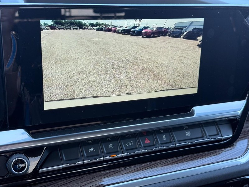Chevrolet Silverado 1500 Vehicle Full-screen Gallery Image 11