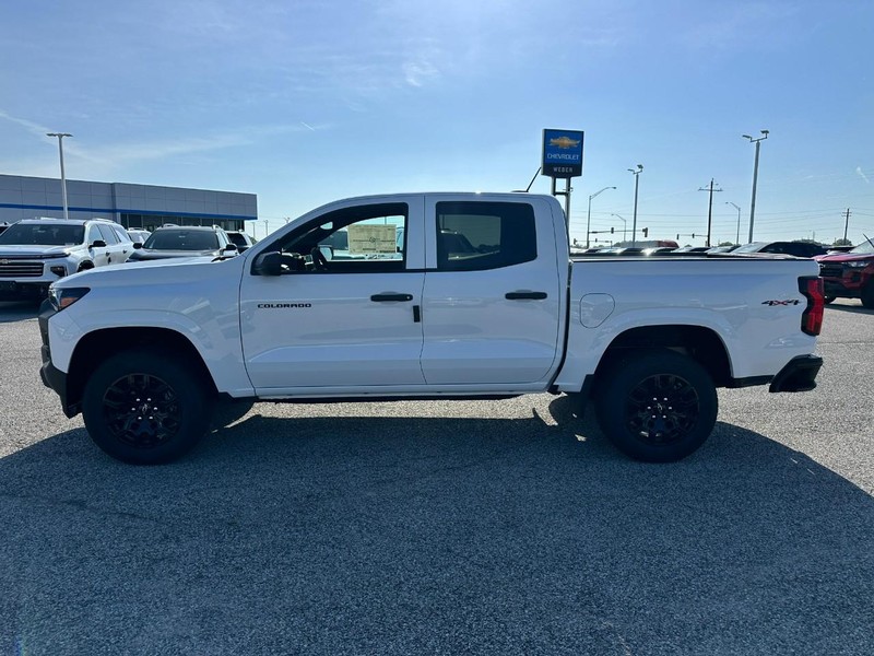 Chevrolet Colorado Vehicle Full-screen Gallery Image 2
