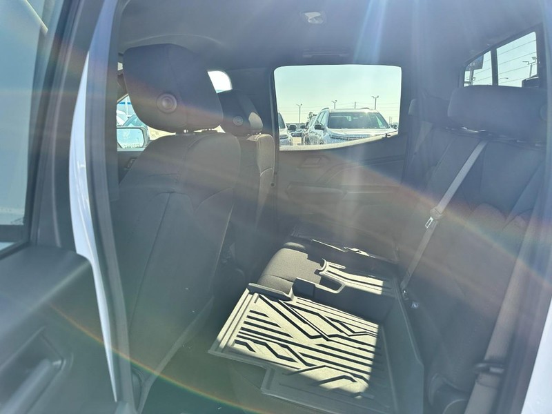 Chevrolet Colorado Vehicle Full-screen Gallery Image 4