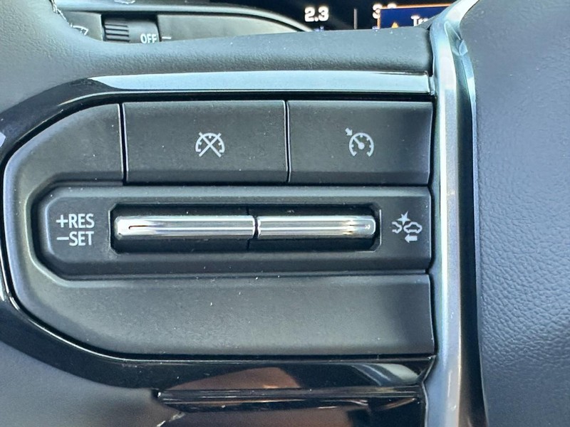 Chevrolet Colorado Vehicle Full-screen Gallery Image 11
