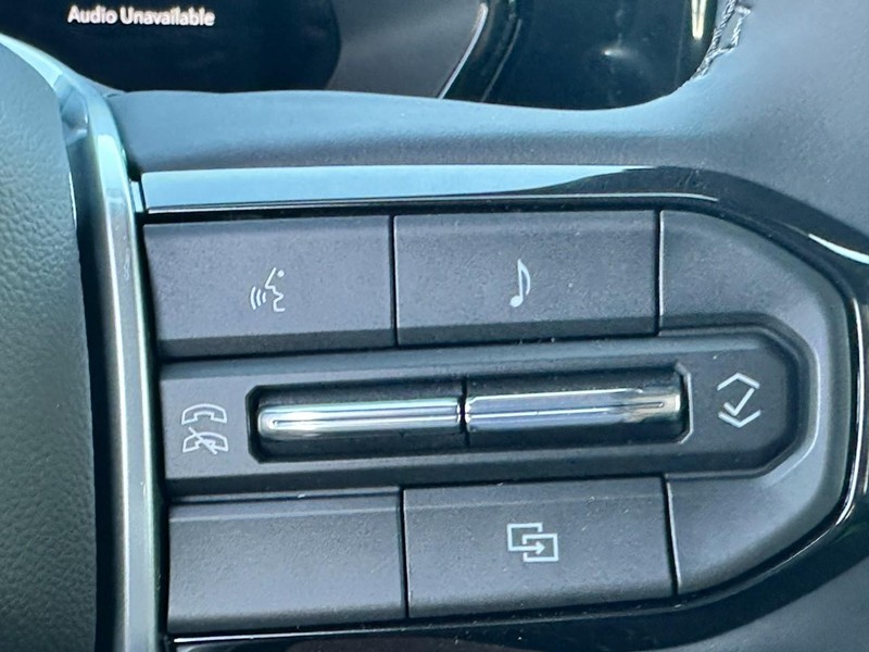 Chevrolet Colorado Vehicle Full-screen Gallery Image 12