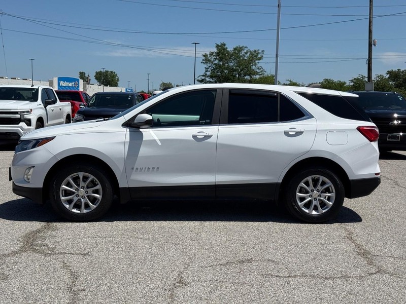 Chevrolet Equinox Vehicle Full-screen Gallery Image 02