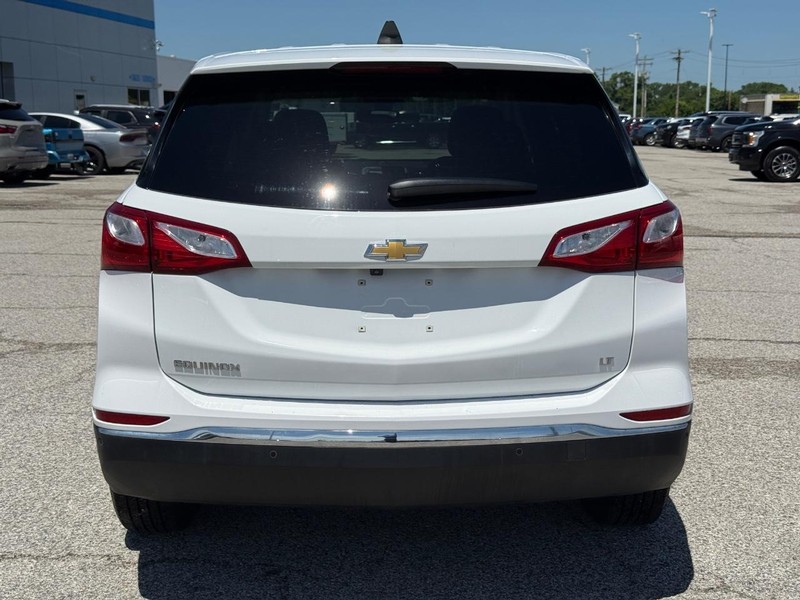 Chevrolet Equinox Vehicle Full-screen Gallery Image 04