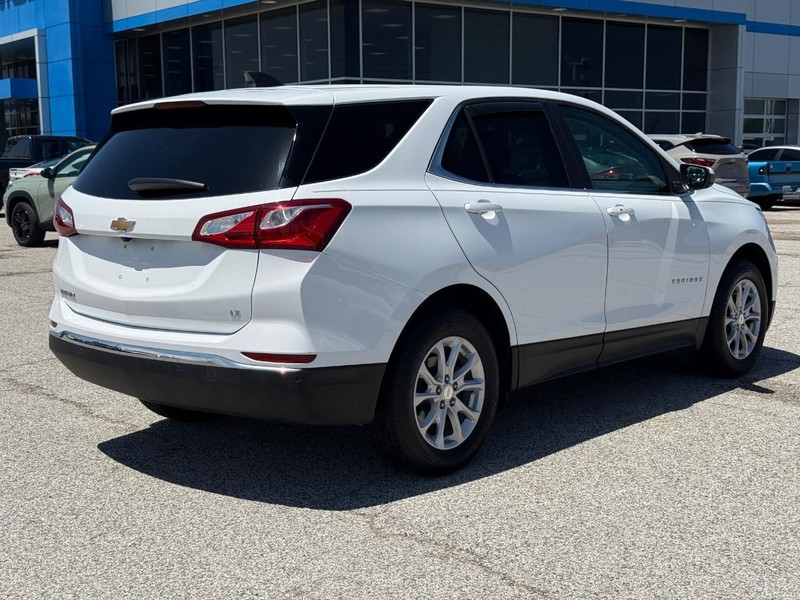 Chevrolet Equinox Vehicle Full-screen Gallery Image 05