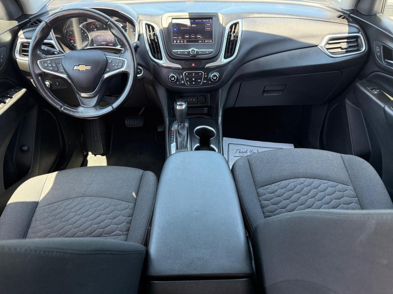 Chevrolet Equinox Vehicle Full-screen Gallery Image 11