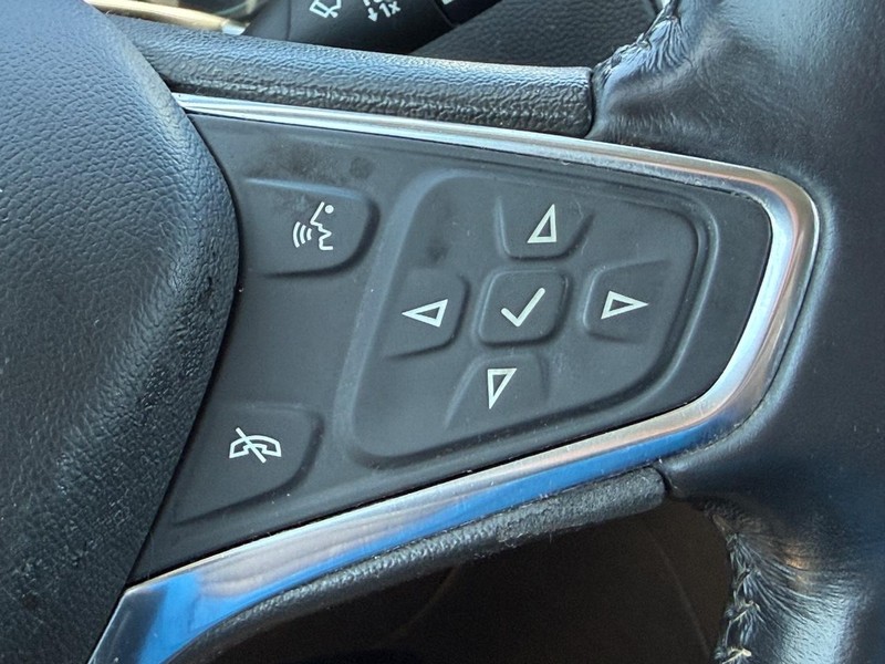 Chevrolet Equinox Vehicle Full-screen Gallery Image 14