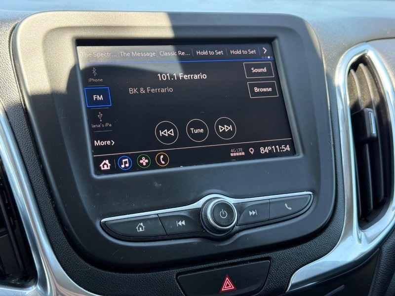Chevrolet Equinox Vehicle Full-screen Gallery Image 16