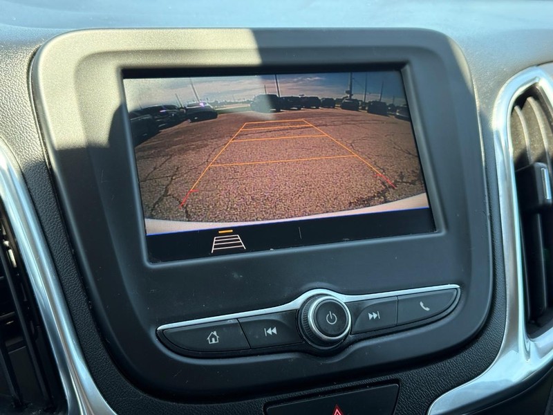 Chevrolet Equinox Vehicle Full-screen Gallery Image 17