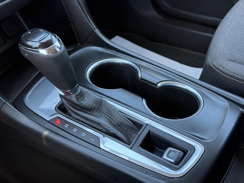 Chevrolet Equinox Vehicle Full-screen Gallery Image 19