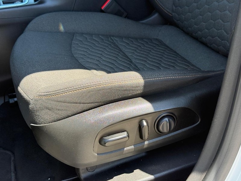 Chevrolet Equinox Vehicle Full-screen Gallery Image 24