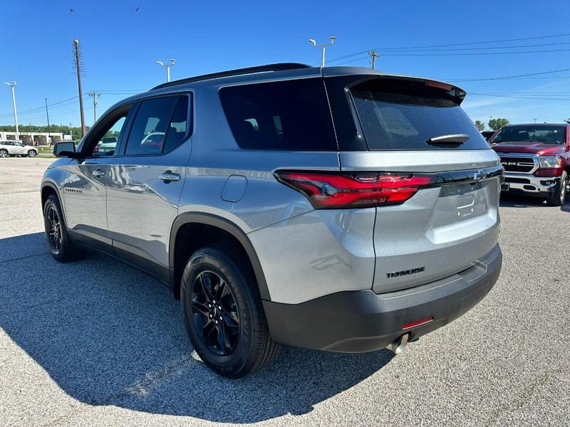 Chevrolet Traverse Vehicle Full-screen Gallery Image 3
