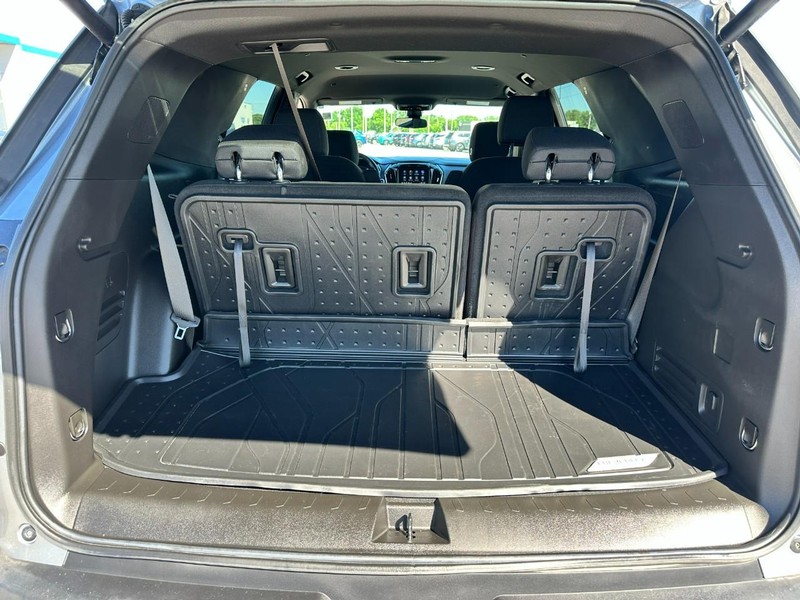 Chevrolet Traverse Vehicle Full-screen Gallery Image 5