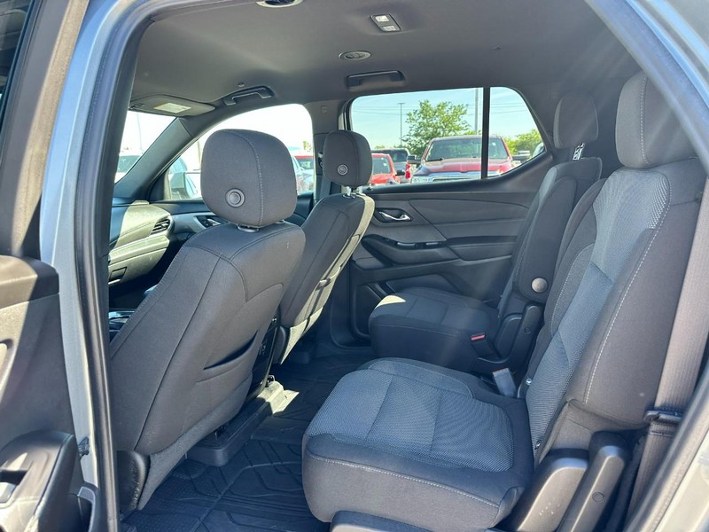 Chevrolet Traverse Vehicle Full-screen Gallery Image 10