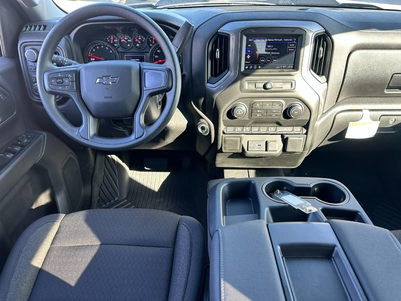 Chevrolet Silverado 1500 Vehicle Full-screen Gallery Image 5