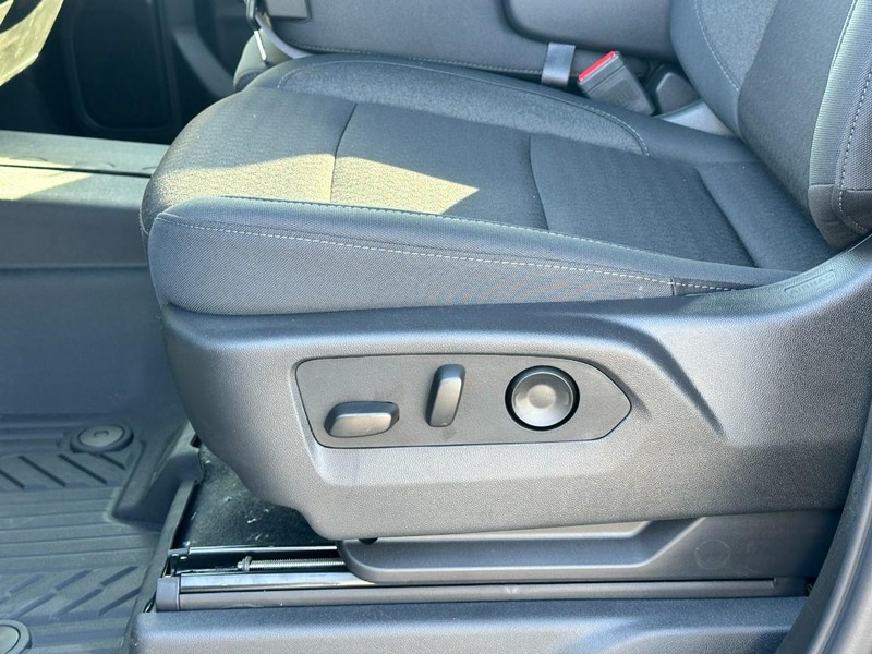 Chevrolet Silverado 1500 Vehicle Full-screen Gallery Image 10
