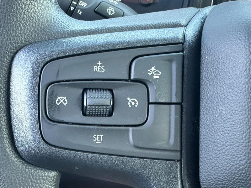 Chevrolet Silverado 1500 Vehicle Full-screen Gallery Image 11