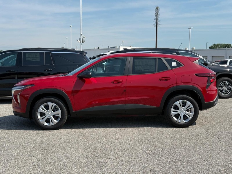Chevrolet Trax Vehicle Full-screen Gallery Image 2