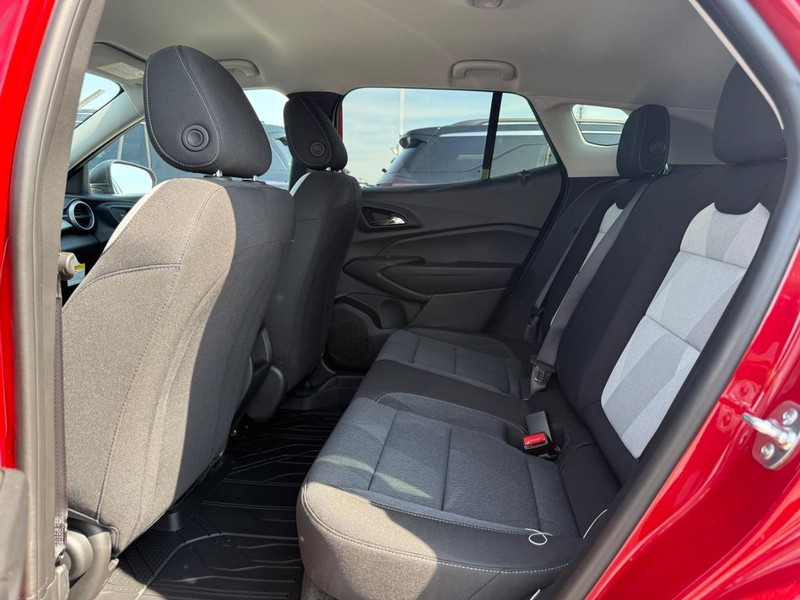 Chevrolet Trax Vehicle Full-screen Gallery Image 5