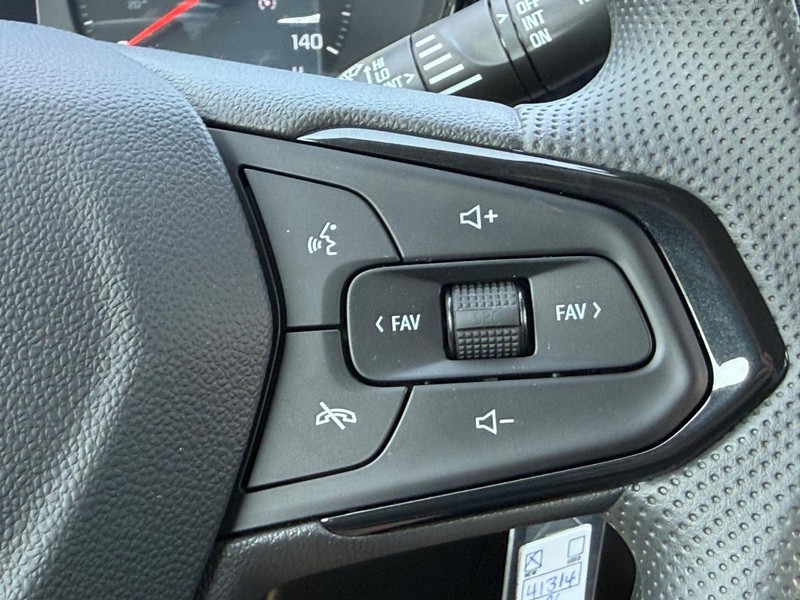 Chevrolet Trax Vehicle Full-screen Gallery Image 9